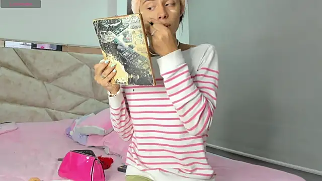 kendal hot01 online show from 5, 11, 2025