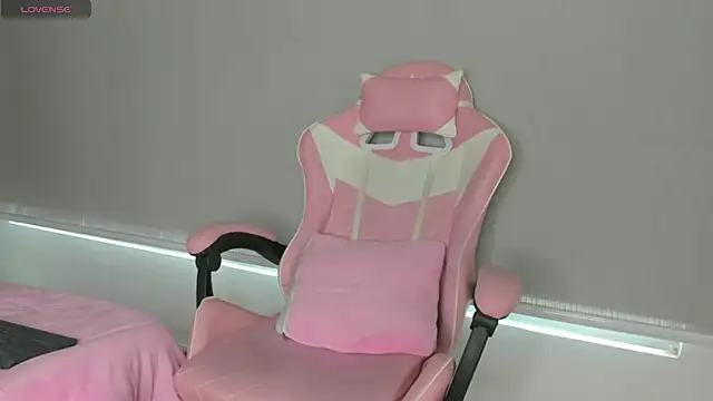 kendal hot01 online show from 6, 11, 2025