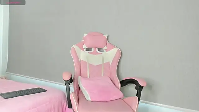 kendal hot01 online show from 7, 11, 2025