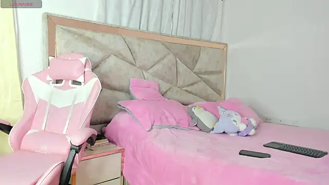 kendal hot01 online show from 10, 10, 2025