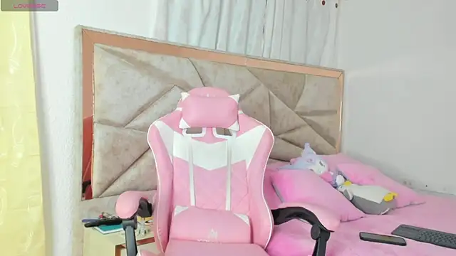 kendal hot01 online show from 6, 10, 2025