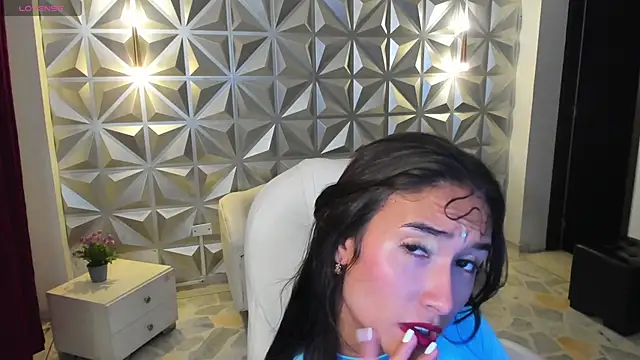 hellen tease online show from 25, 5, 2026