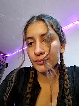 aytanna torrez online show from 2, 11, 2025