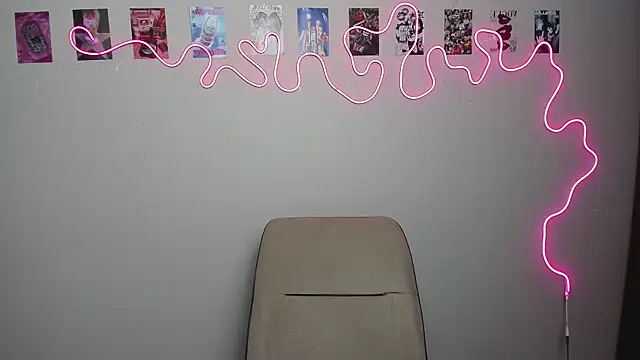 yoi mika online show from 28, 11, 2025