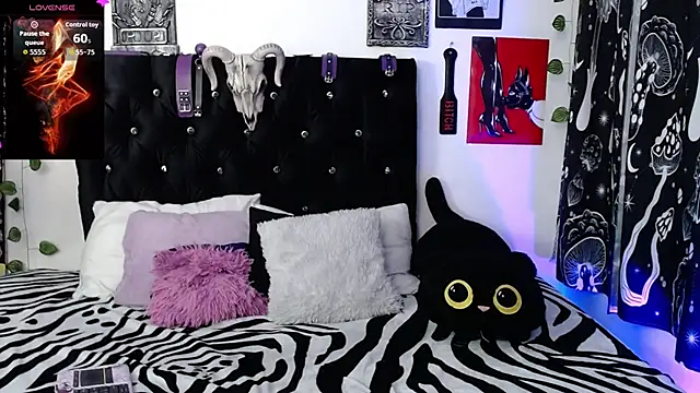 mayaREDdoll online show from 25, 11, 2025