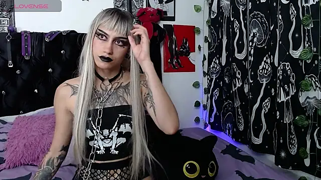 mayaREDdoll online show from 9, 5, 2026