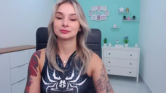 LilFleurish online show from 30, 10, 2025