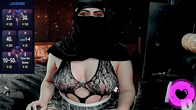 SultanaLayla online show from 3, 12, 2025