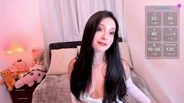 sarah saenz  online show from 8, 4, 2026