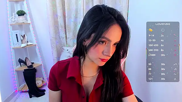 sarah saenz  online show from 8, 10, 2025