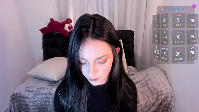 sarah saenz  online show from 22, 5, 2026