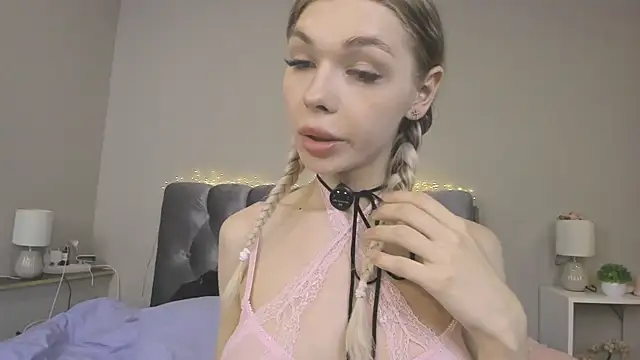 Blondy Fina online show from 26, 6, 2026