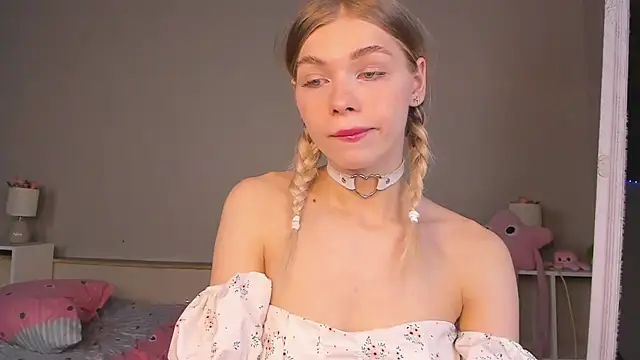 Blondy Fina online show from 9, 6, 2026