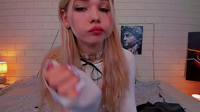 Blondy Fina online show from 2, 10, 2025