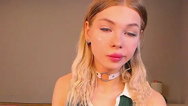 Snapshot of Blondy_Fina chatting on 17, 5, 2026 Blondy Fina online show from 17, 5, 2026