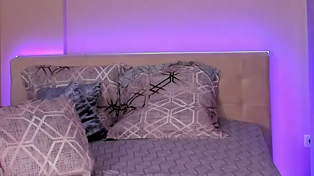 Emily Sheen online show from 7, 3, 2026