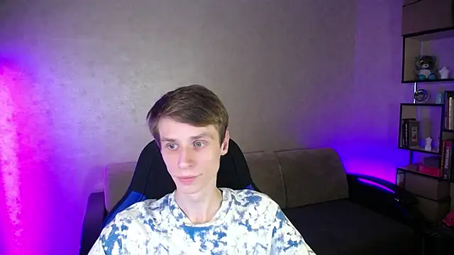 yes cute boy  online show from 16, 10, 2025