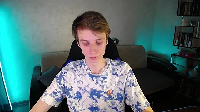 yes cute boy  online show from 15, 4, 2026