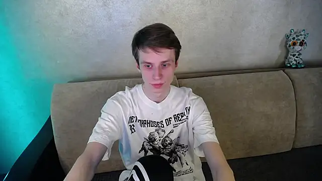 yes cute boy  online show from 18, 3, 2026