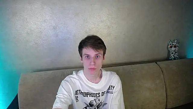 yes cute boy  online show from 17, 3, 2026
