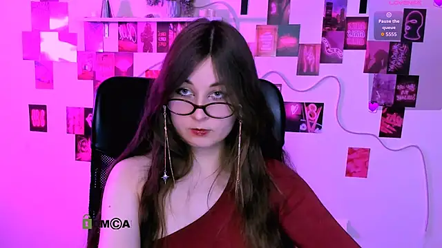 lilith diva online show from 15, 4, 2026