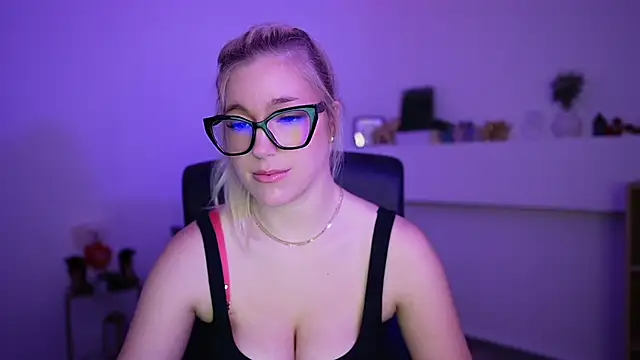 leokitty  online show from 15, 4, 2026