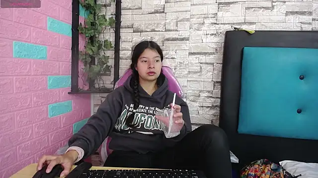 maily can online show from 24, 11, 2025