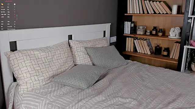 Snapshot of AlbertaClack chatting on 14, 11, 2025 AlbertaClack online show from 14, 11, 2025