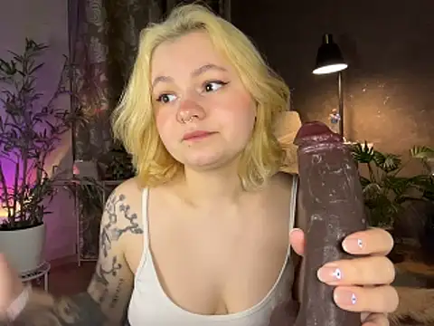 MoonIvy  online show from 8, 3, 2026