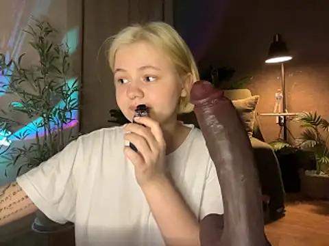 MoonIvy  online show from 22, 3, 2026