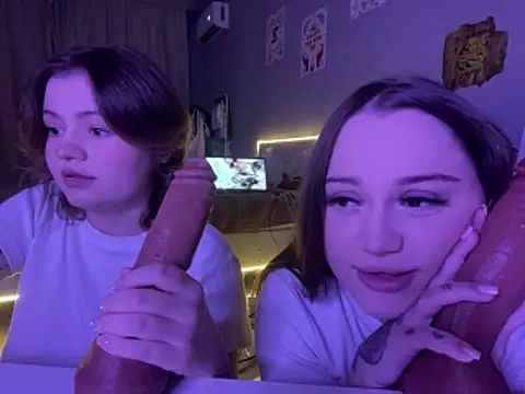 MoonIvy  online show from 30, 11, 2025