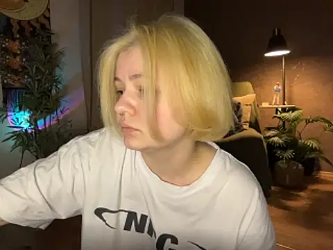 MoonIvy  online show from 28, 3, 2026