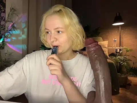 MoonIvy  online show from 2, 6, 2026