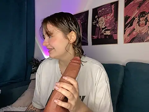 MoonIvy  online show from 18, 9, 2025