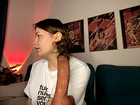 MoonIvy  online show from 28, 9, 2025