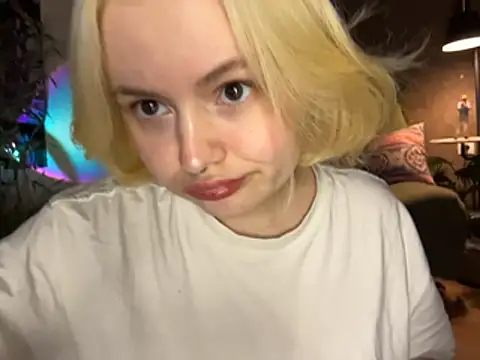 MoonIvy  online show from 2, 5, 2026