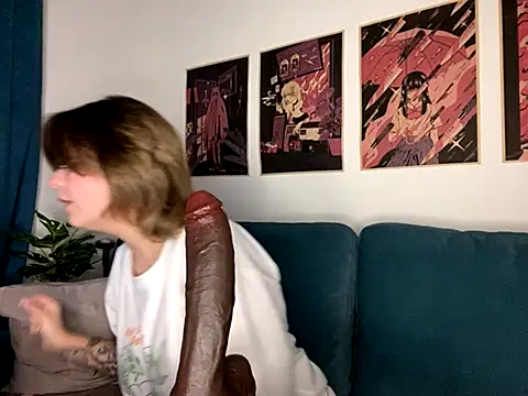 MoonIvy  online show from 24, 9, 2025