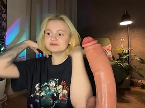 Snapshot of MoonIvy_ chatting on 22, 6, 2026 MoonIvy online show from 22, 6, 2026