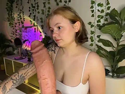 MoonIvy  online show from 15, 2, 2026