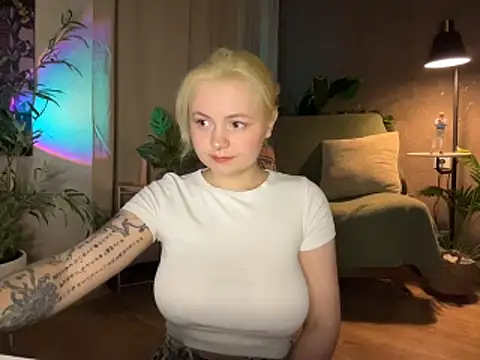 MoonIvy  online show from 8, 5, 2026