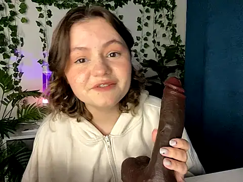 MoonIvy  online show from 21, 11, 2025