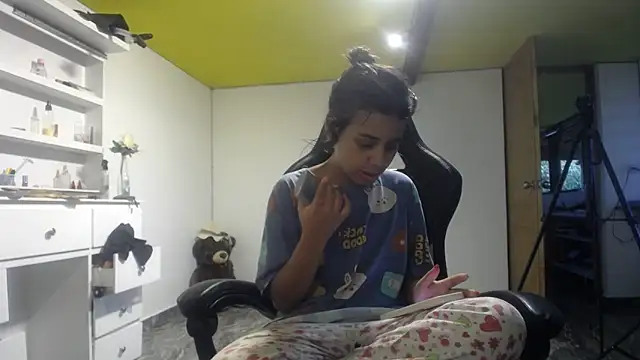 Snapshot of habdiela chatting on 24, 10, 2025 habdiela online show from 24, 10, 2025