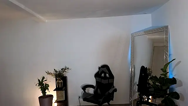 Wyatt Rose online show from 29, 9, 2025