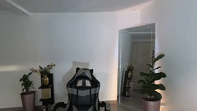 Wyatt Rose online show from 28, 9, 2025