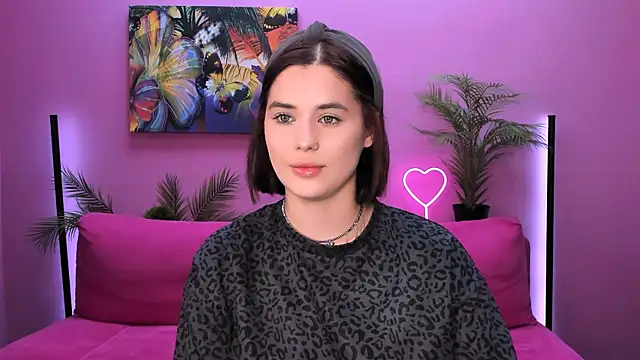 lil angel  online show from 27, 10, 2025