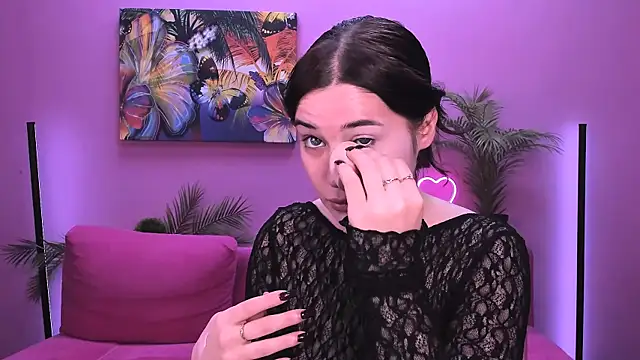 lil angel  online show from 22, 11, 2025