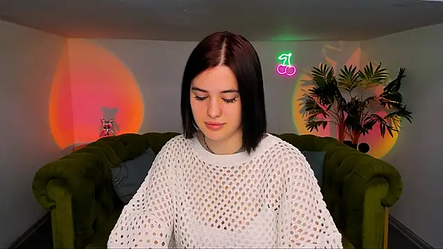 lil angel  online show from 26, 10, 2025