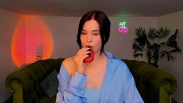 lil angel  online show from 9, 10, 2025