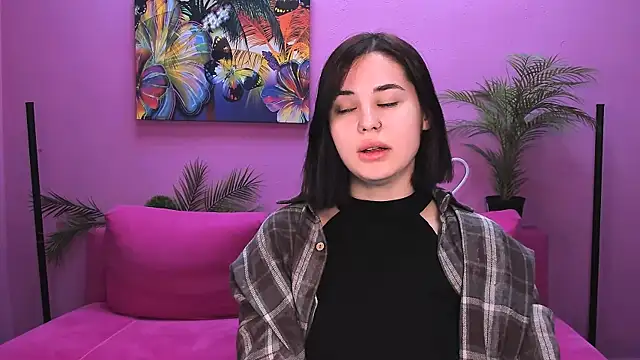 lil angel  online show from 17, 11, 2025