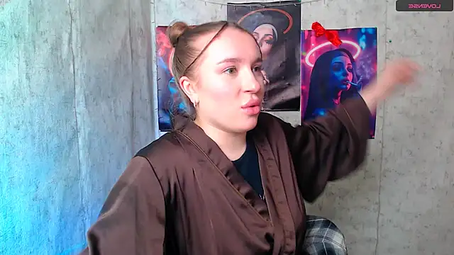 JuliaTopp  online show from 9, 1, 2026